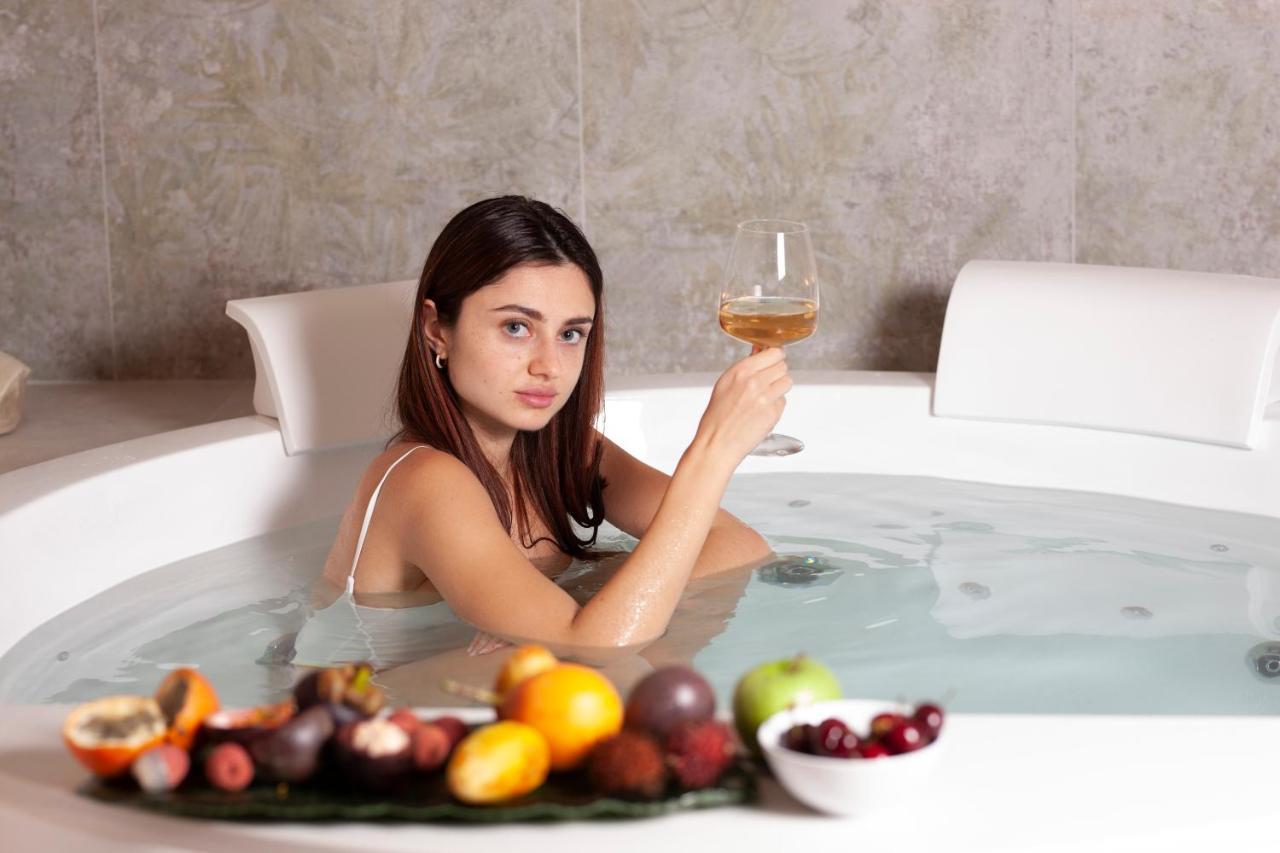 Je T'Aime Luxury Suite And Relax Κονβερσάνο Εξωτερικό φωτογραφία